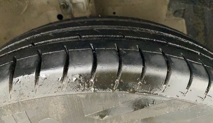 2015 Maruti Swift Dzire VXI, Petrol, Manual, 99,300 km, Right Front Tyre Tread