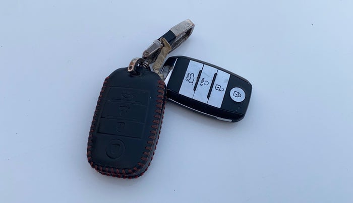 2021 KIA SONET HTX 1.0 IMT, Petrol, Manual, 29,512 km, Key Close Up