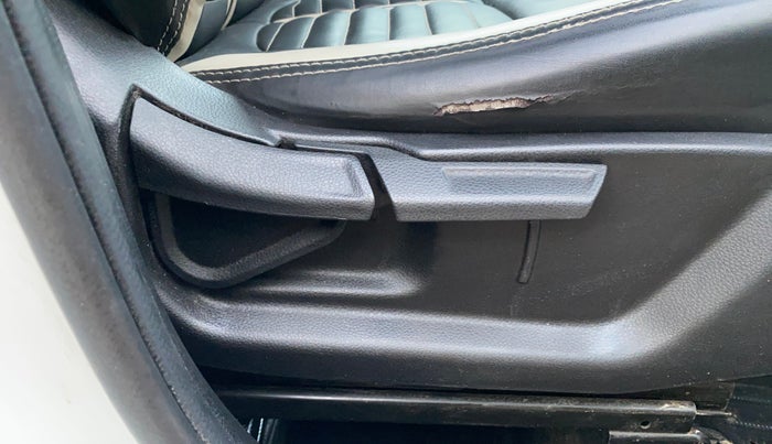 2021 KIA SONET HTX 1.0 IMT, Petrol, Manual, 29,512 km, Driver Side Adjustment Panel