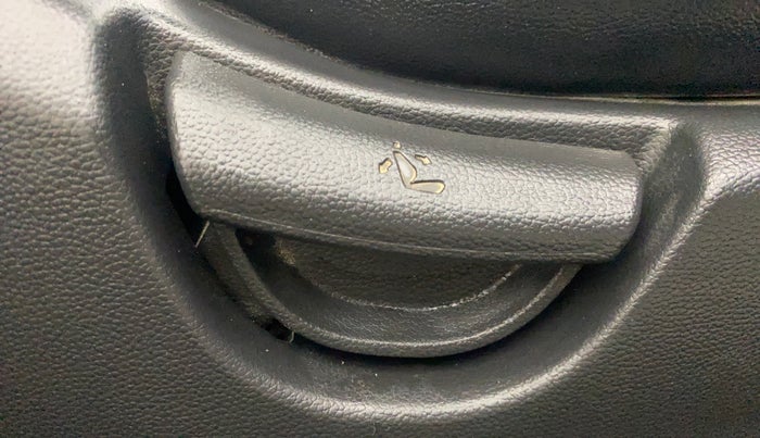 2017 Hyundai Grand i10 MAGNA 1.2 KAPPA VTVT, Petrol, Manual, 36,128 km, Driver Side Adjustment Panel