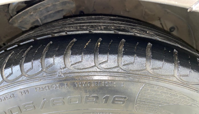 2012 Hyundai New Elantra 1.8 SX MT VTVT, Petrol, Manual, 95,284 km, Right Front Tyre Tread