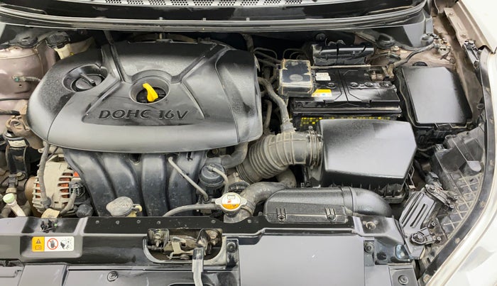 2012 Hyundai New Elantra 1.8 SX MT VTVT, Petrol, Manual, 95,284 km, Engine View - Left