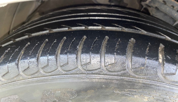 2012 Hyundai New Elantra 1.8 SX MT VTVT, Petrol, Manual, 95,284 km, Left Front Tyre Tread