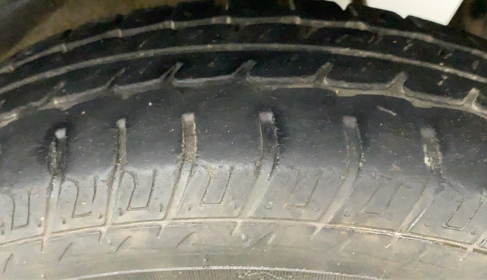 2011 Maruti Wagon R 1.0 LXI CNG, CNG, Manual, 79,167 km, Left Rear Tyre Tread