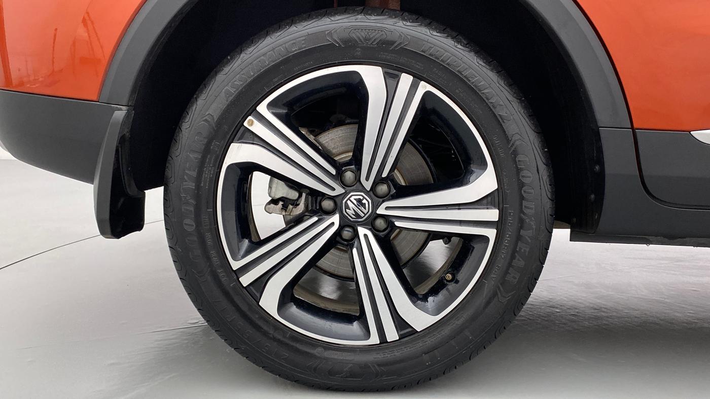 2022 MG ASTOR SAVVY 1.5 CVT IVORY, Petrol, Automatic, 5,302 km, Right Rear Wheel