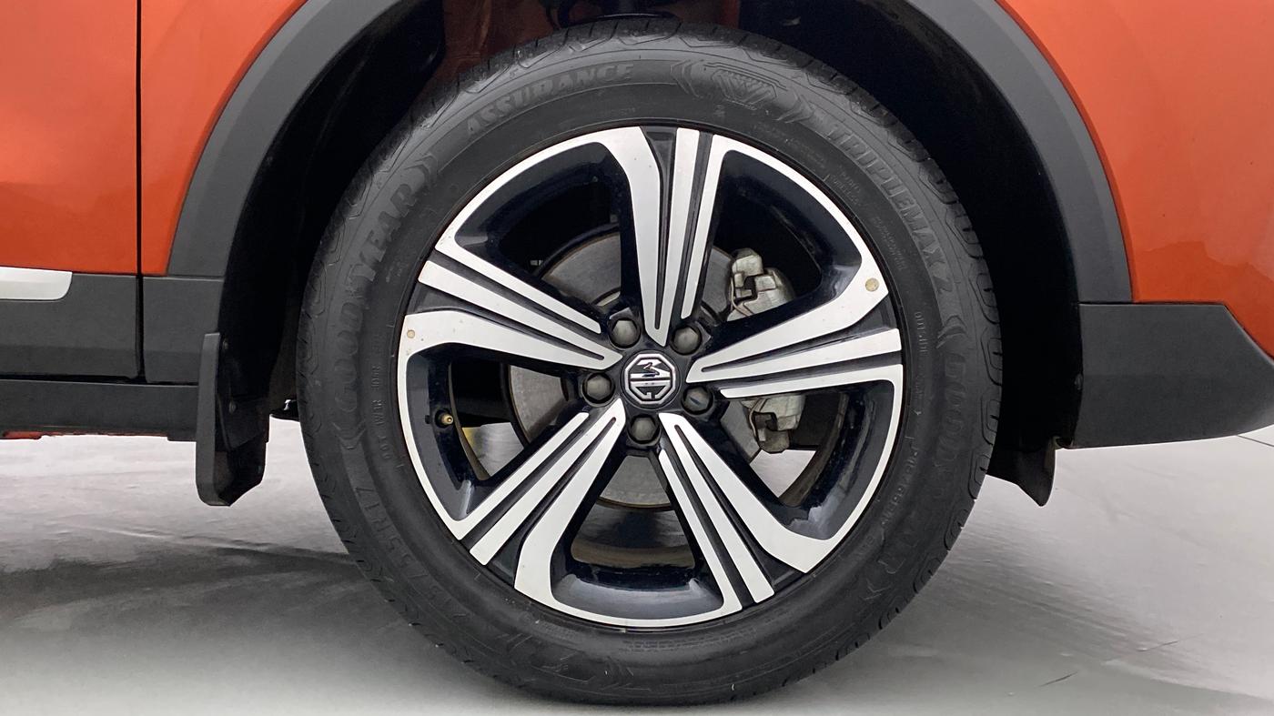 2022 MG ASTOR SAVVY 1.5 CVT IVORY, Petrol, Automatic, 5,302 km, Right Front Wheel