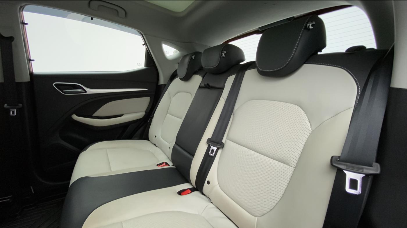 2022 MG ASTOR SAVVY 1.5 CVT IVORY, Petrol, Automatic, 5,302 km, Right Side Rear Door Cabin