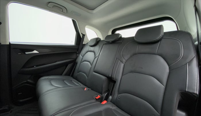 2019 MG HECTOR SHARP DCT PETROL, Petrol, Automatic, 16,226 km, Right Side Rear Door Cabin