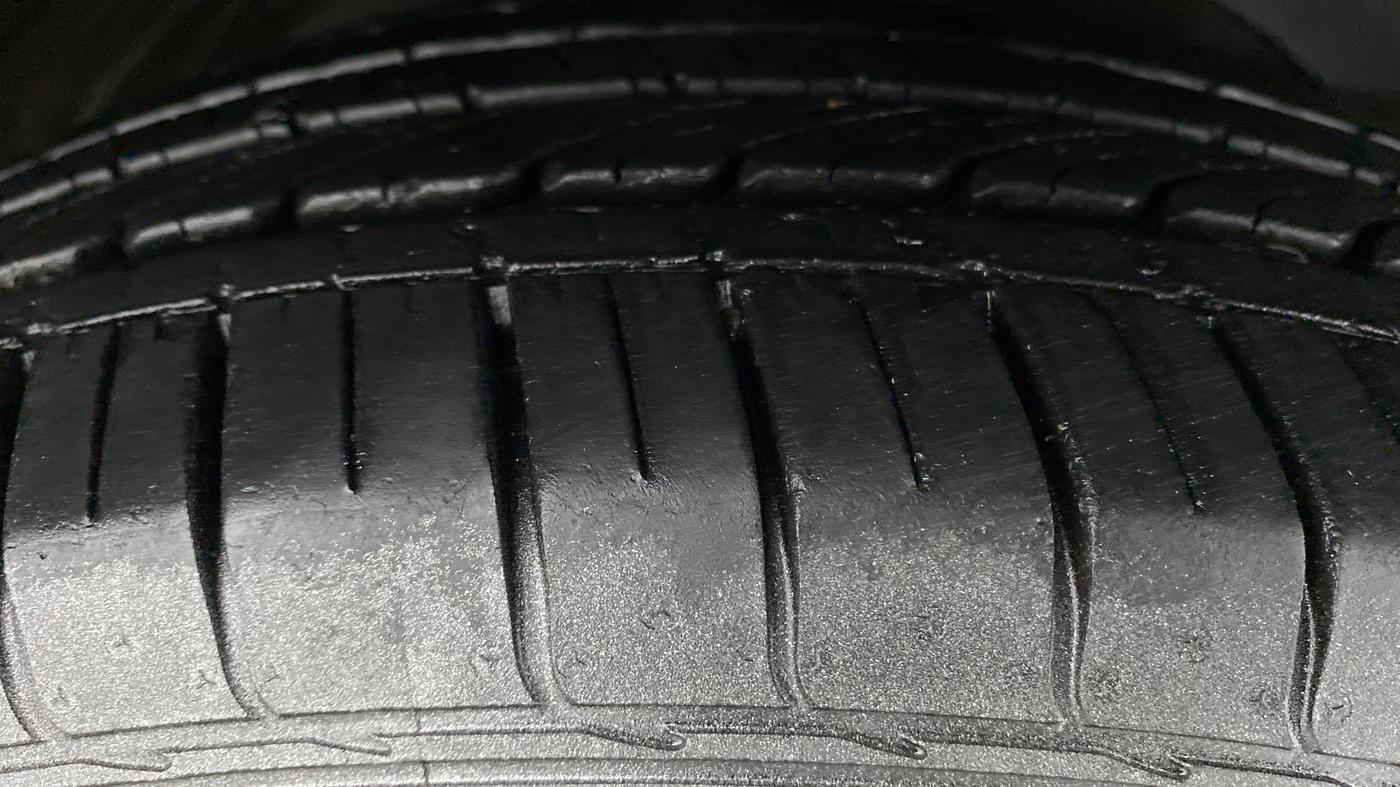 2019 MG HECTOR SHARP DCT PETROL, Petrol, Automatic, 16,226 km, Right Front Tyre Tread