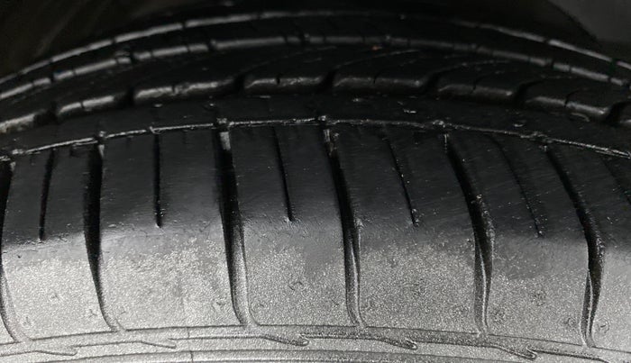 2019 MG HECTOR SHARP DCT PETROL, Petrol, Automatic, 16,226 km, Right Front Tyre Tread