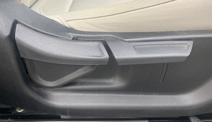 2022 KIA SELTOS HTK PLUS 1.5 IMT, Petrol, Manual, 33,734 km, Driver Side Adjustment Panel