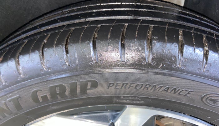 2024 Hyundai ALCAZAR PLATINUM 1.5 MT 7STR, Diesel, Manual, 36,840 km, Left Rear Tyre Tread