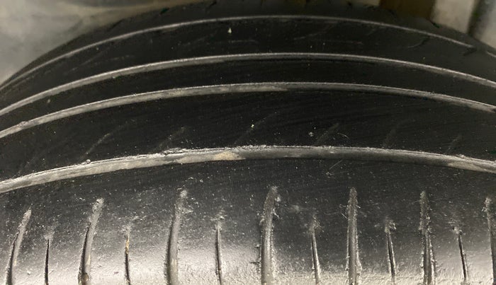 2016 Maruti Swift Dzire VDI ABS, Diesel, Manual, 94,520 km, Left Rear Tyre Tread