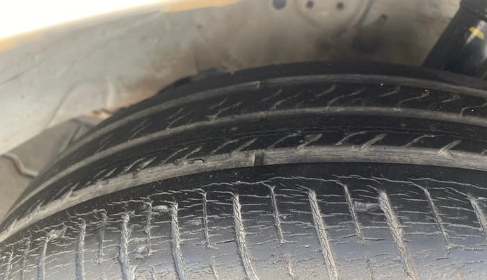2017 Honda Amaze 1.2L I-VTEC S, Petrol, Manual, 97,068 km, Right Front Tyre Tread