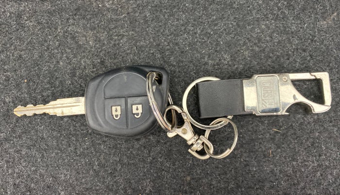 2016 Maruti Swift VXI OPT, Petrol, Manual, 37,214 km, Key Close Up
