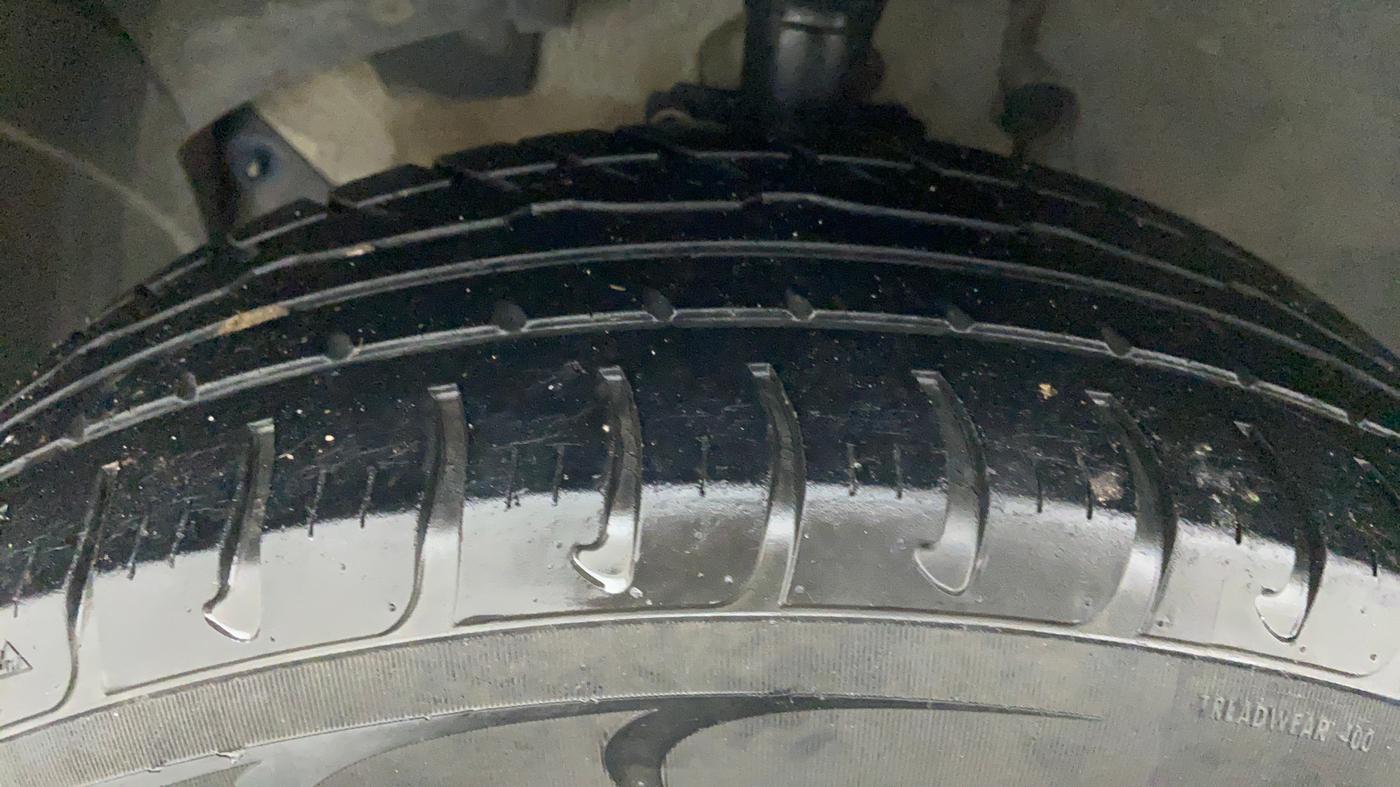 2014 Renault Duster 85 PS RXL, Diesel, Manual, 52,068 km, Left Front Tyre Tread