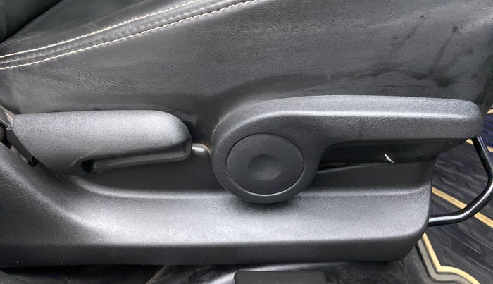 2017 Maruti S Cross ZETA SHVS, Diesel, Manual, 54,571 km, Driver Side Adjustment Panel