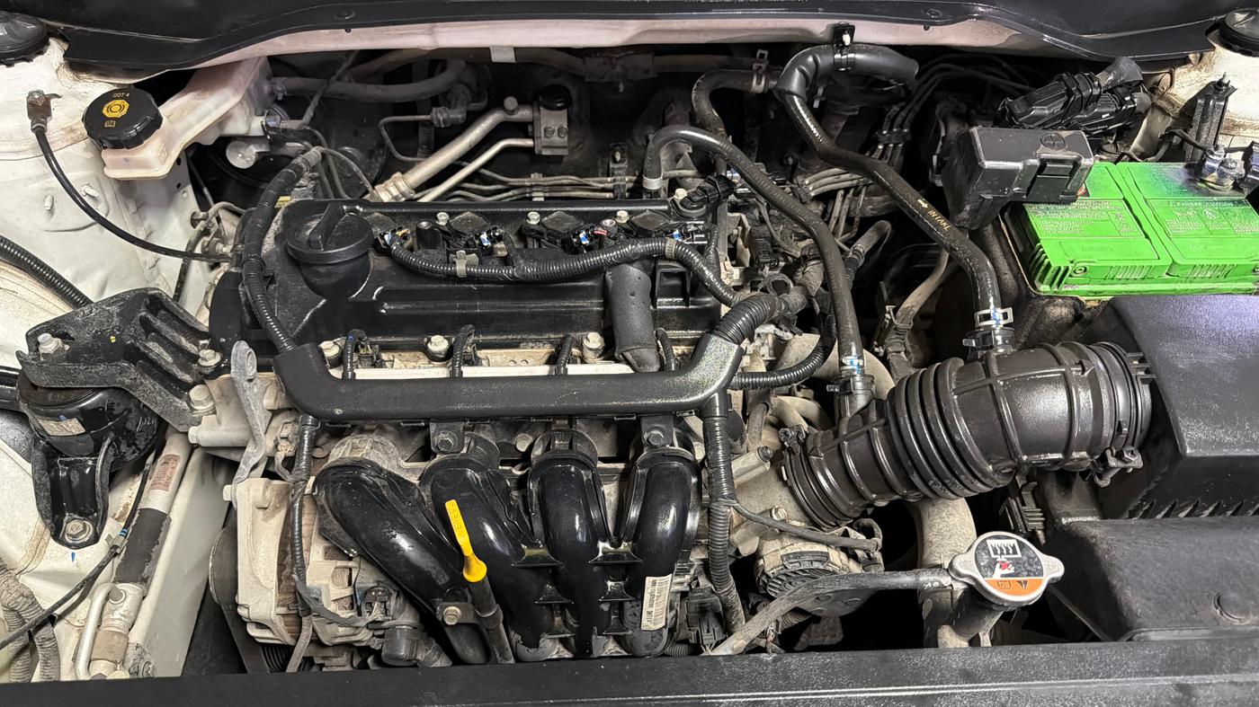 2021 Hyundai VENUE S+ 1.2, Petrol, Manual, 46,137 km, Engine View