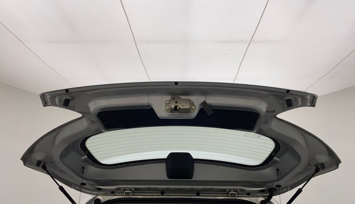 2016 Mahindra Kuv100 K8 5 STR, Petrol, Manual, 16,279 km, Boot Door Open