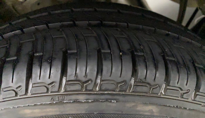 2016 Mahindra Kuv100 K8 5 STR, Petrol, Manual, 16,279 km, Left Front Tyre Tread