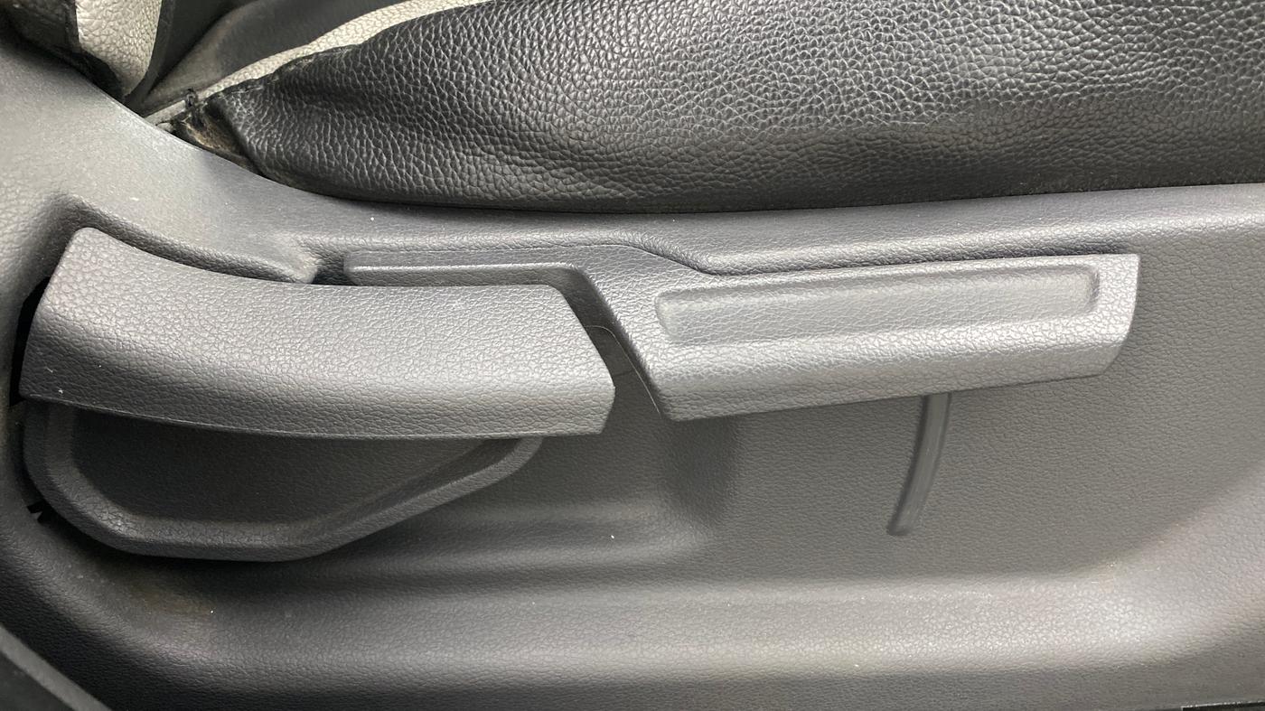 2019 Hyundai GRAND I10 NIOS SPORTZ AMT 1.2 KAPPA VTVT, Petrol, Automatic, 52,372 km, Driver Side Adjustment Panel