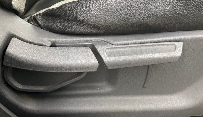 2019 Hyundai GRAND I10 NIOS SPORTZ AMT 1.2 KAPPA VTVT, Petrol, Automatic, 52,372 km, Driver Side Adjustment Panel