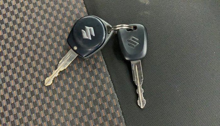 2021 Maruti S PRESSO VXI CNG, CNG, Manual, 31,988 km, Key Close Up