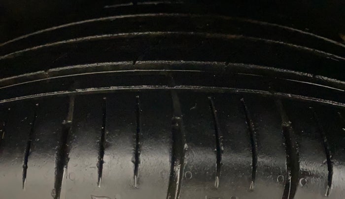 2023 Mahindra XUV700 AX 5 D MT 7 STR, Diesel, Manual, 39,064 km, Right Rear Tyre Tread