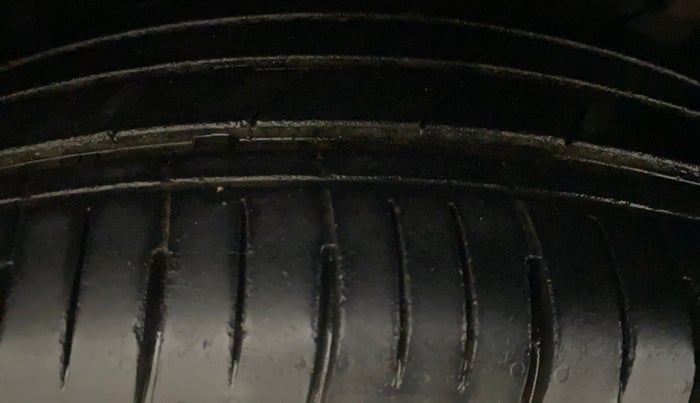 2023 Mahindra XUV700 AX 5 D MT 7 STR, Diesel, Manual, 39,064 km, Left Front Tyre Tread