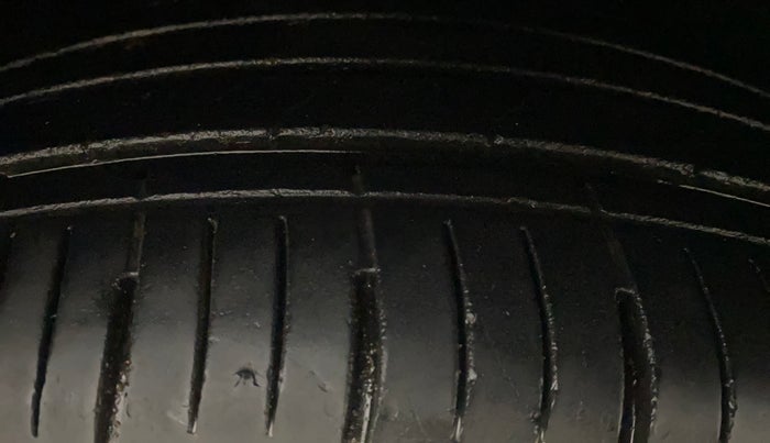 2023 Mahindra XUV700 AX 5 D MT 7 STR, Diesel, Manual, 39,064 km, Right Front Tyre Tread