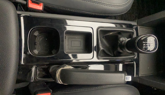 2023 Mahindra XUV700 AX 5 D MT 7 STR, Diesel, Manual, 39,064 km, Gear Lever