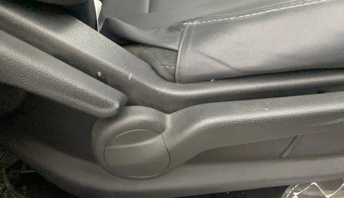 2023 Mahindra XUV700 AX 5 D MT 7 STR, Diesel, Manual, 39,064 km, Driver Side Adjustment Panel