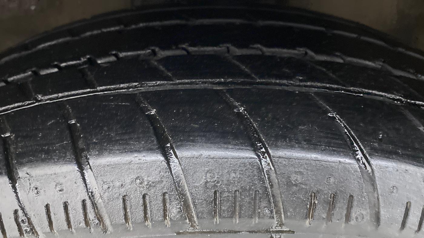 2017 Maruti Celerio VXI CNG D, CNG, Manual, 76,442 km, Left Front Tyre Tread