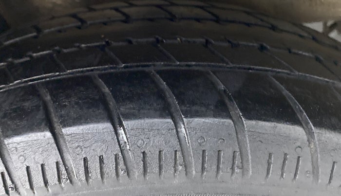 2017 Maruti Celerio VXI CNG D, CNG, Manual, 76,442 km, Right Rear Tyre Tread