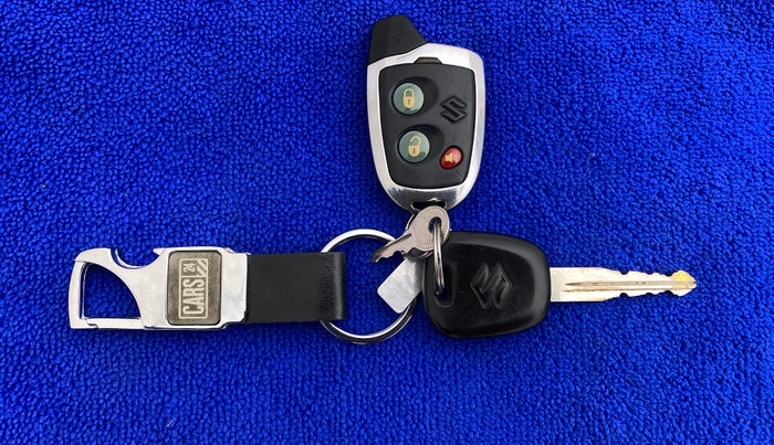 2017 Maruti Celerio VXI CNG D, CNG, Manual, 76,442 km, Key Close Up