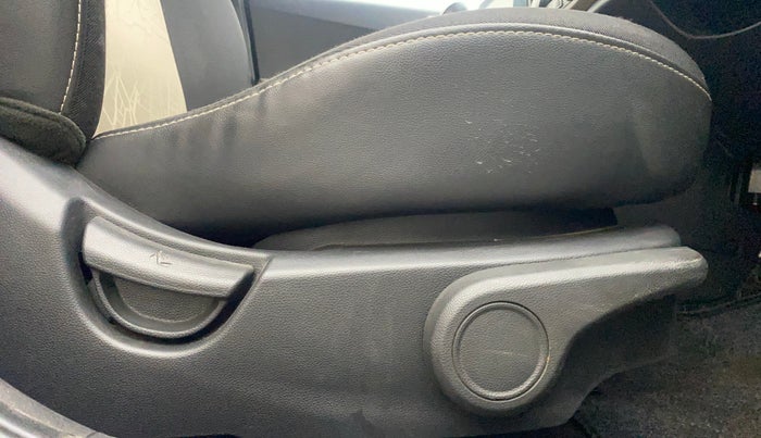 2017 Hyundai Grand i10 ASTA 1.2 KAPPA VTVT, Petrol, Manual, 49,977 km, Driver Side Adjustment Panel