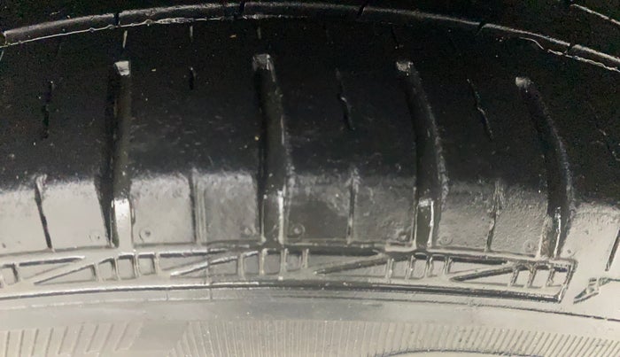 2017 Hyundai Grand i10 ASTA 1.2 KAPPA VTVT, Petrol, Manual, 49,977 km, Left Rear Tyre Tread