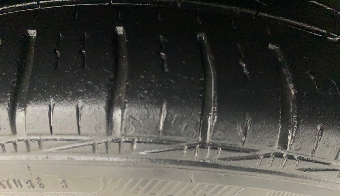 2017 Hyundai Grand i10 ASTA 1.2 KAPPA VTVT, Petrol, Manual, 49,977 km, Right Front Tyre Tread