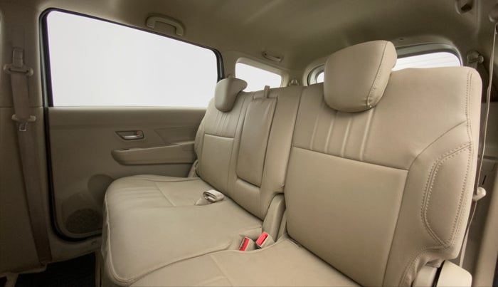 2019 Maruti Ertiga ZXI SMART HYBRID AT, Petrol, Automatic, 30,175 km, Right Side Rear Door Cabin