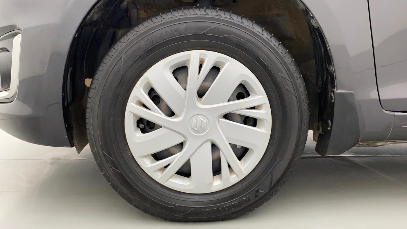 2016 Maruti Swift VXI, Petrol, Manual, 1,11,707 km, Left Front Wheel