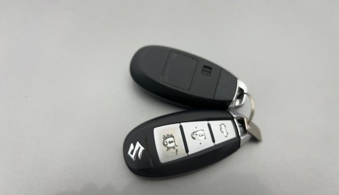 2018 Maruti Ciaz ALPHA 1.5 SHVS PETROL, Petrol, Manual, 68,462 km, Key Close Up