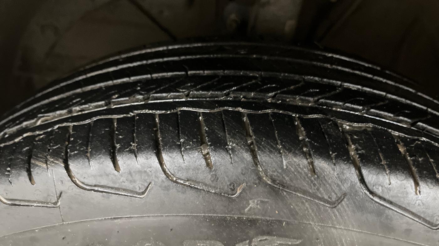2024 Maruti FRONX DELTA PLUS 1.2L AGS, Petrol, Automatic, 25,197 km, Left Front Tyre Tread