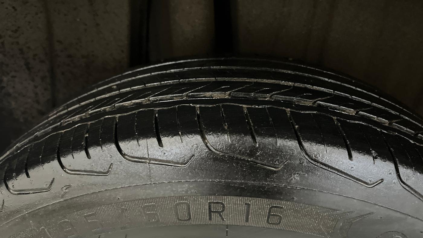 2024 Maruti FRONX DELTA PLUS 1.2L AGS, Petrol, Automatic, 25,197 km, Right Rear Tyre Tread
