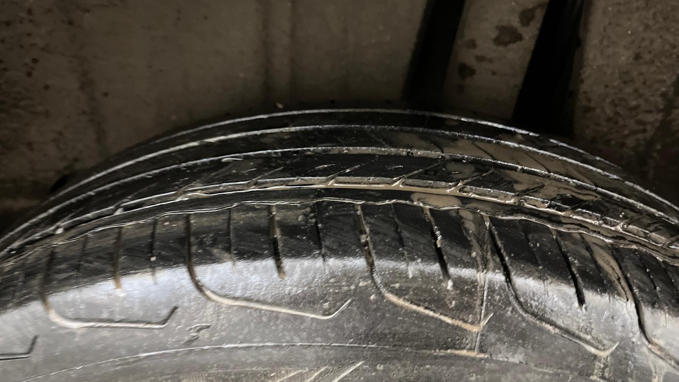 2024 Maruti FRONX DELTA PLUS 1.2L AGS, Petrol, Automatic, 25,197 km, Left Rear Tyre Tread