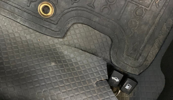 2019 Maruti Alto LXI O, Petrol, Manual, 26,485 km, Flooring - Carpet is minor damage