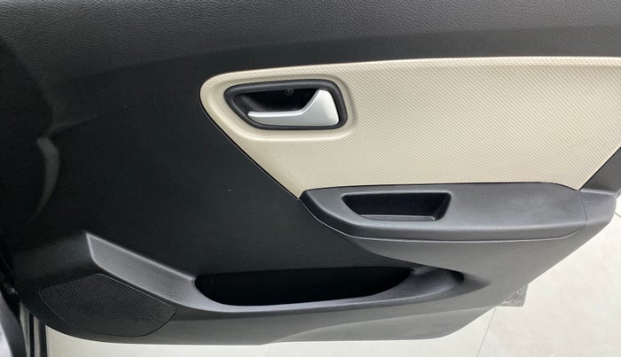 2019 Maruti Alto LXI O, Petrol, Manual, 26,485 km, Driver Side Door Panels Control