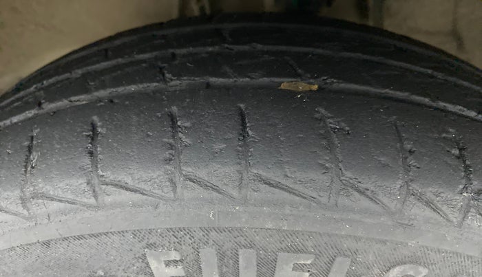 2019 Maruti Alto LXI O, Petrol, Manual, 26,485 km, Left Front Tyre Tread