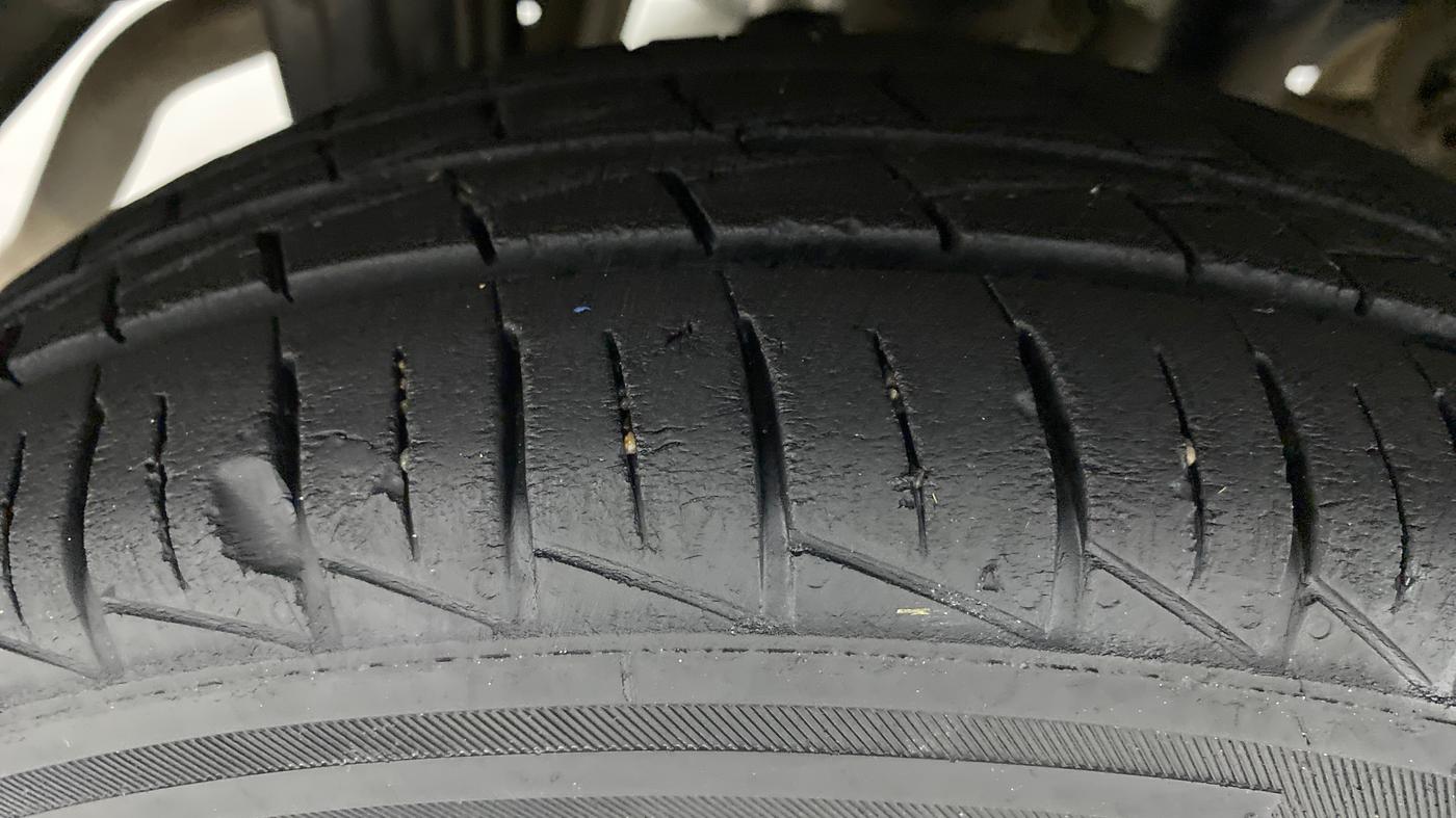 2019 Maruti Alto LXI O, Petrol, Manual, 26,485 km, Right Rear Tyre Tread