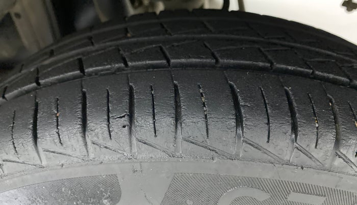 2019 Maruti Alto LXI O, Petrol, Manual, 26,485 km, Left Rear Tyre Tread