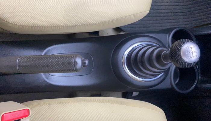 2014 Honda Brio VX MT, Petrol, Manual, 22,860 km, Gear Lever